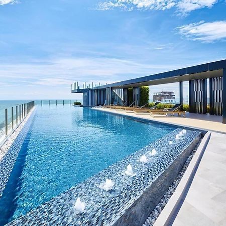 The Base Central Pattaya By Wwc Exterior photo
