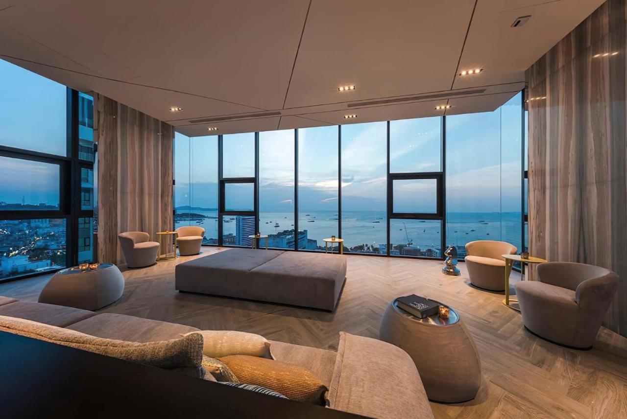 The Base Central Pattaya By Wwc Exterior photo
