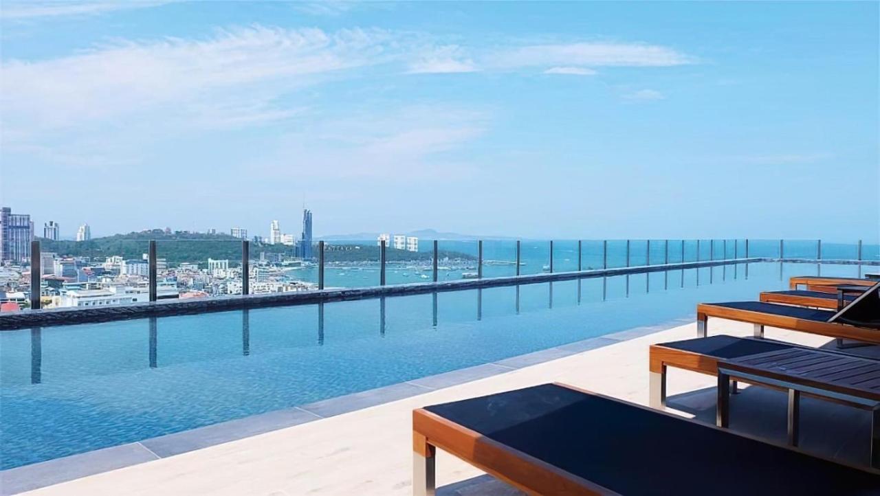 The Base Central Pattaya By Wwc Exterior photo