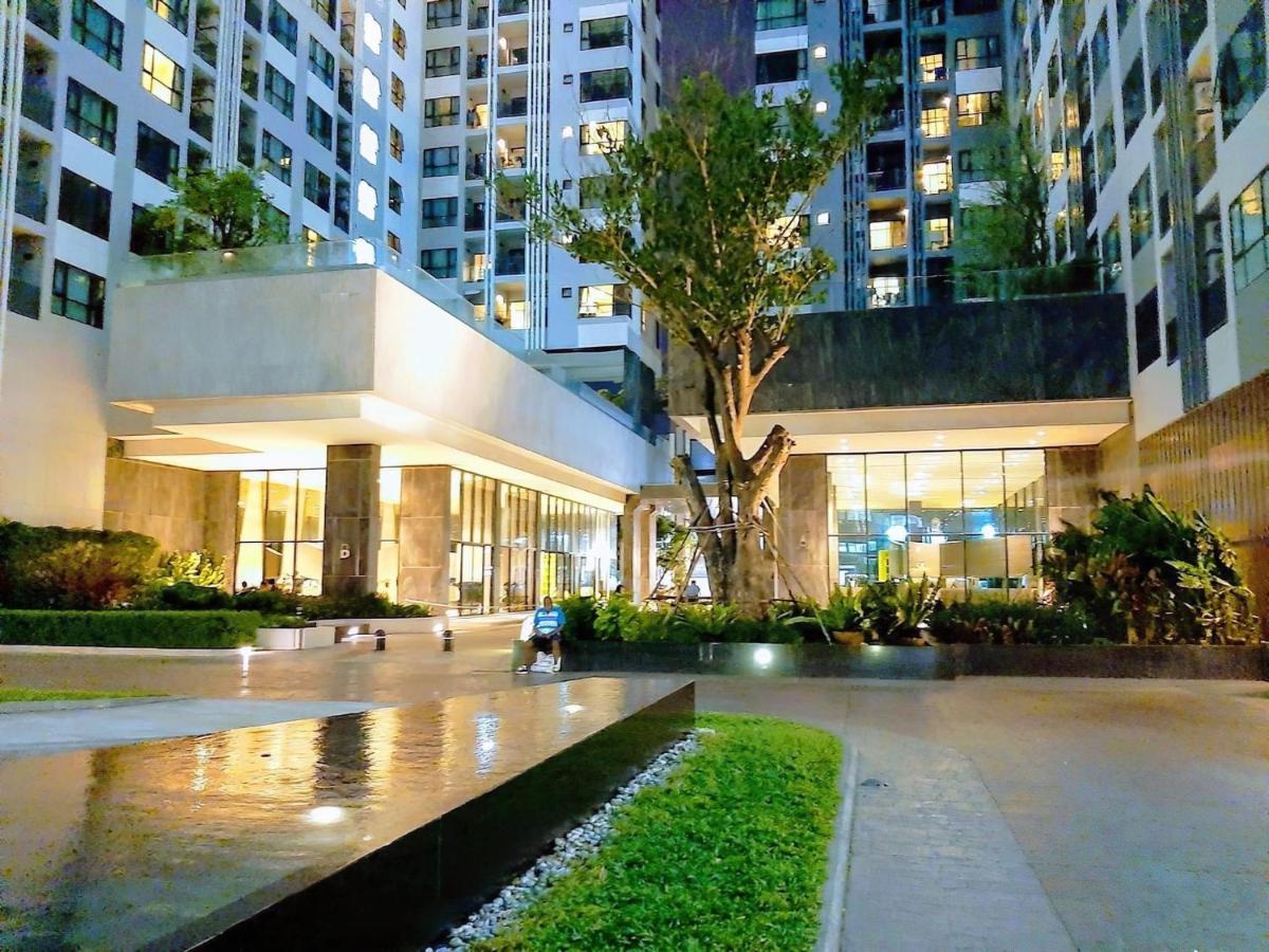 The Base Central Pattaya By Wwc Exterior photo