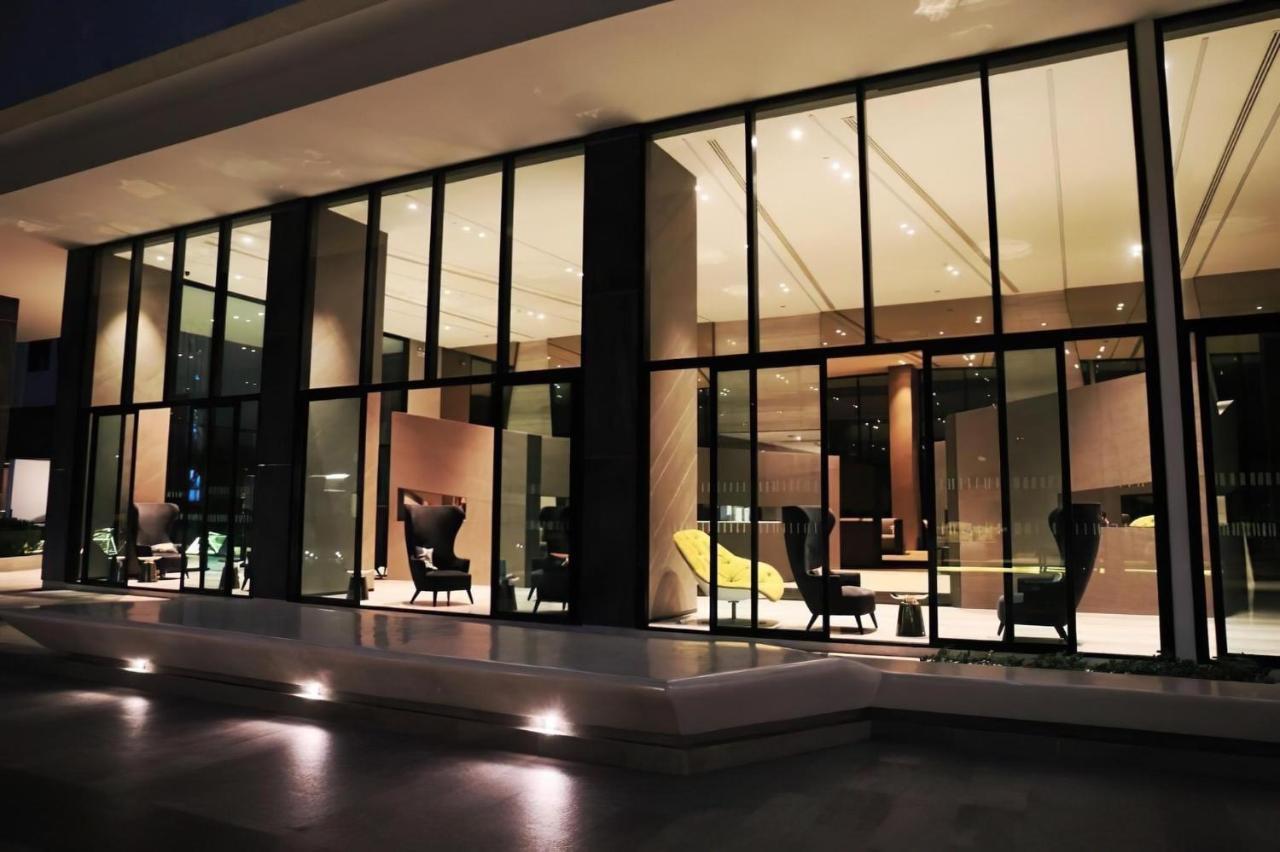 The Base Central Pattaya By Wwc Exterior photo