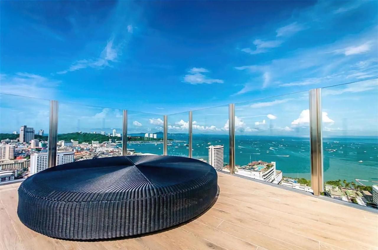 The Base Central Pattaya By Wwc Exterior photo