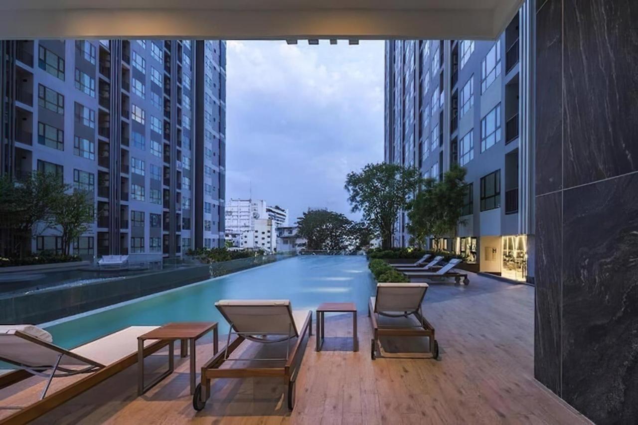 The Base Central Pattaya By Wwc Exterior photo